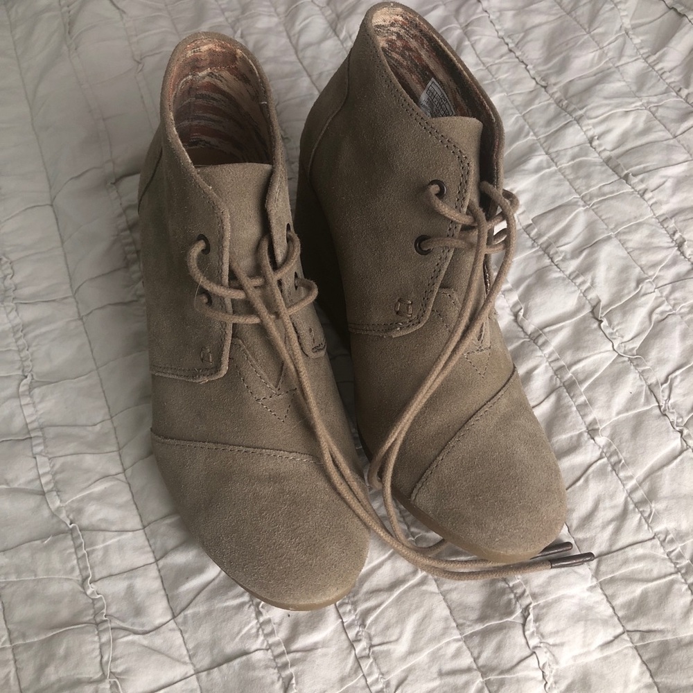 Toms